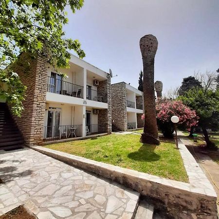 Juzno More Bed & Breakfast Sutomore Exterior foto